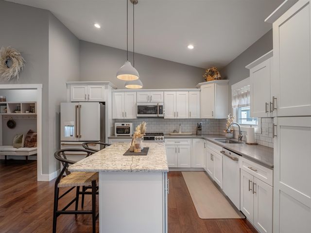 262 Castleknock Road, Winfield, WV 25213