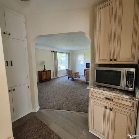 4509 Dixon Road, Frenchtown Twp, MI 48166