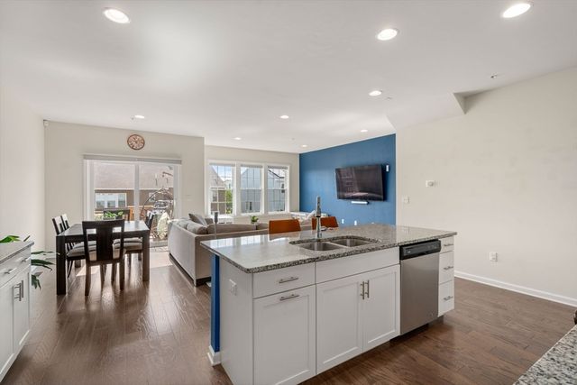 49 Walnut Way 49, Hopkinton, MA 01748