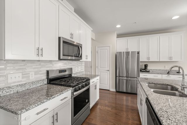 49 Walnut Way 49, Hopkinton, MA 01748