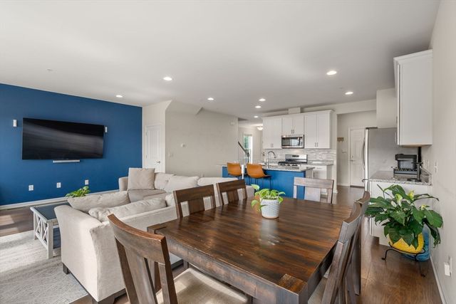 49 Walnut Way 49, Hopkinton, MA 01748