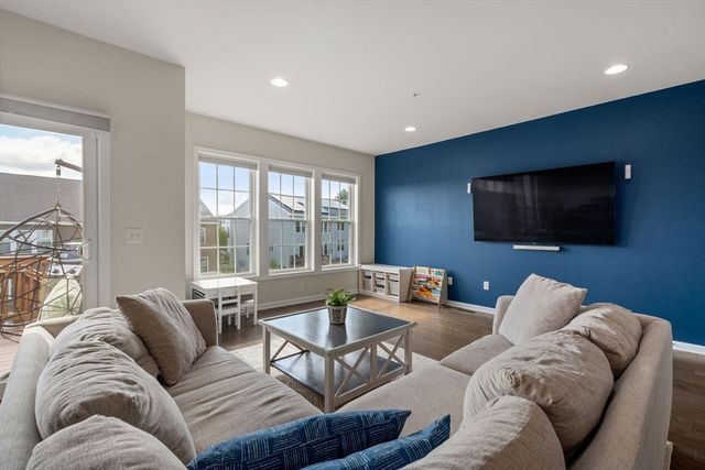 49 Walnut Way 49, Hopkinton, MA 01748