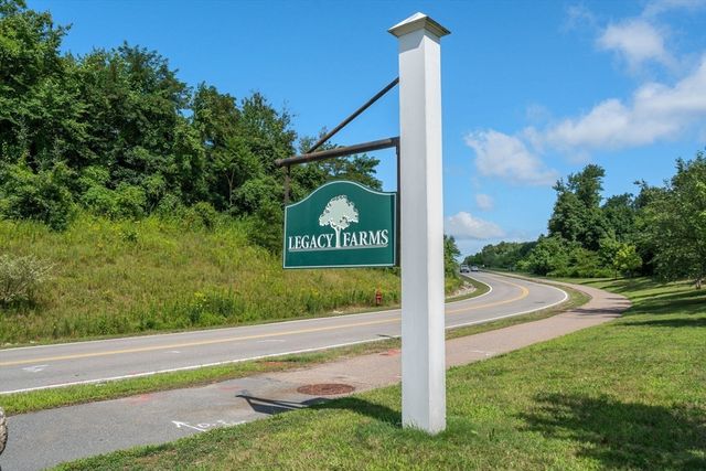 49 Walnut Way 49, Hopkinton, MA 01748