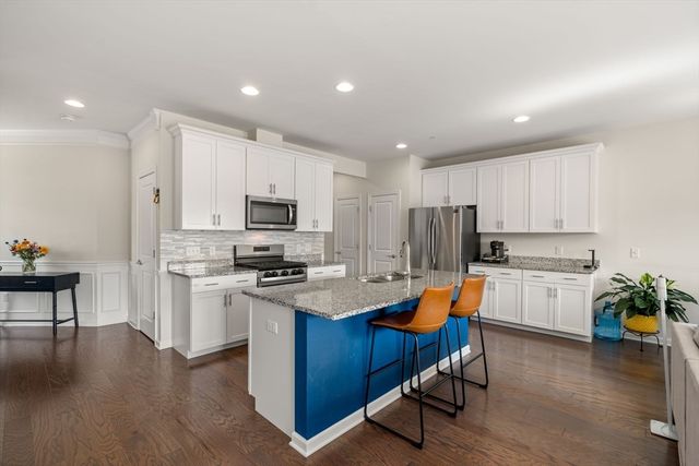 49 Walnut Way 49, Hopkinton, MA 01748