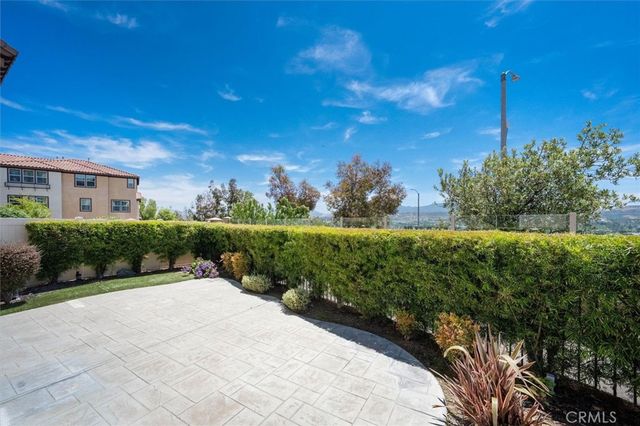 22138 Barrington Way, Saugus, CA 91350