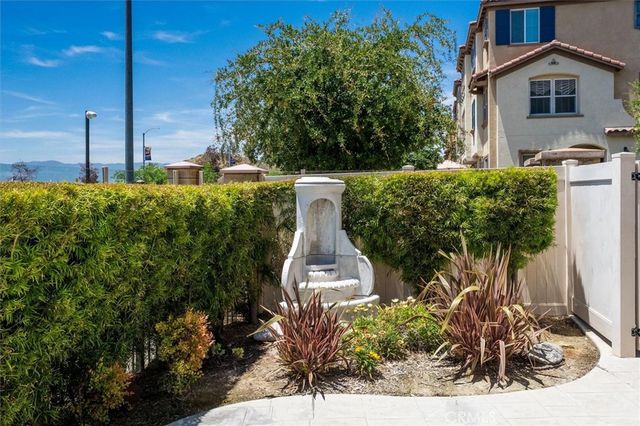 22138 Barrington Way, Saugus, CA 91350