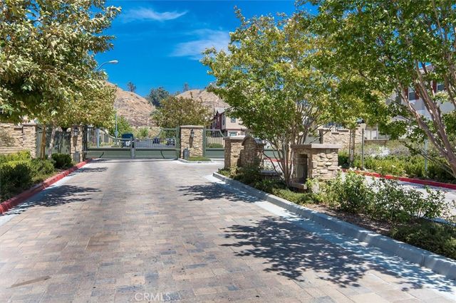 22138 Barrington Way, Saugus, CA 91350