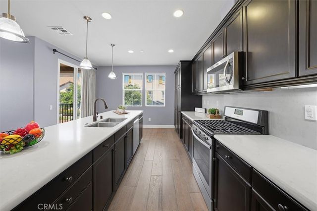 22138 Barrington Way, Saugus, CA 91350