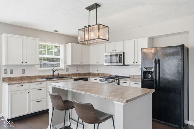 987 Gulf Shore Boulevard, Kokomo, IN 46902