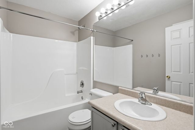 987 Gulf Shore Boulevard, Kokomo, IN 46902