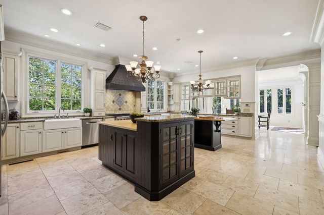 6355 Shadow Ridge Ct, Brentwood, TN 37027