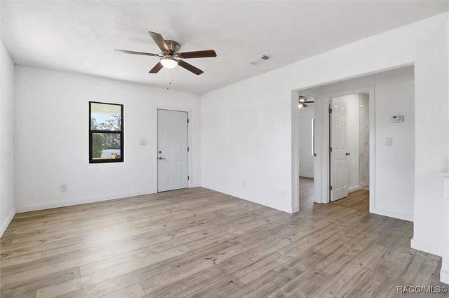 20473 W McKinney Avenue, Dunnellon, FL 34431