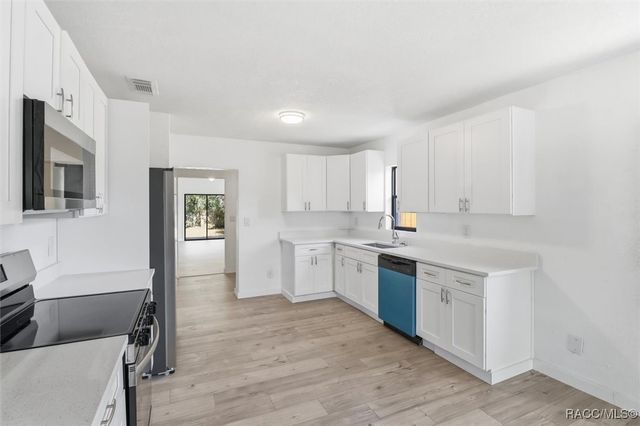 20473 W McKinney Avenue, Dunnellon, FL 34431