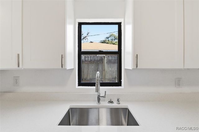 20473 W McKinney Avenue, Dunnellon, FL 34431