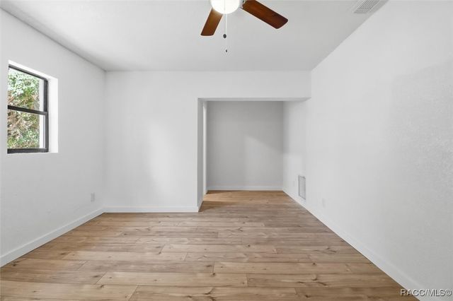 20473 W McKinney Avenue, Dunnellon, FL 34431