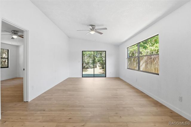 20473 W McKinney Avenue, Dunnellon, FL 34431