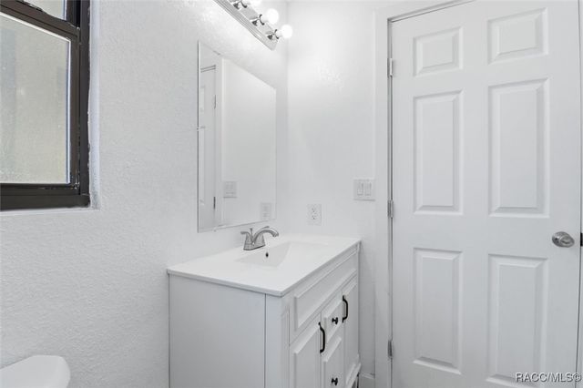 20473 W McKinney Avenue, Dunnellon, FL 34431