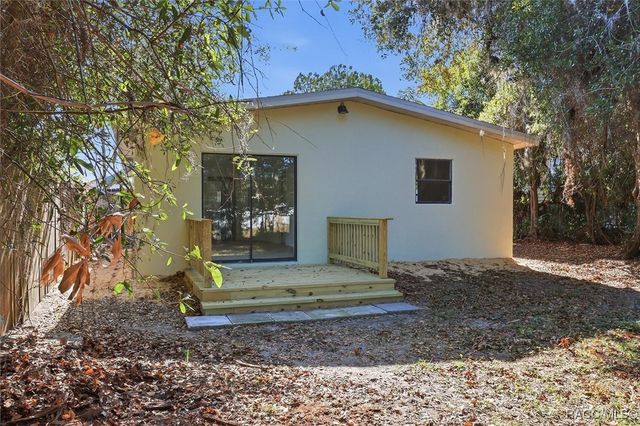 20473 W McKinney Avenue, Dunnellon, FL 34431