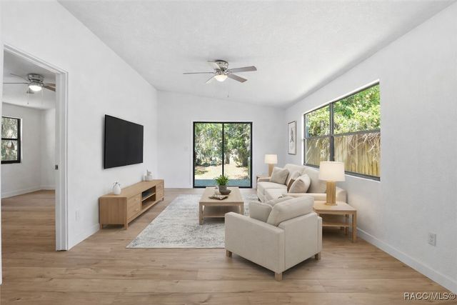 20473 W McKinney Avenue, Dunnellon, FL 34431