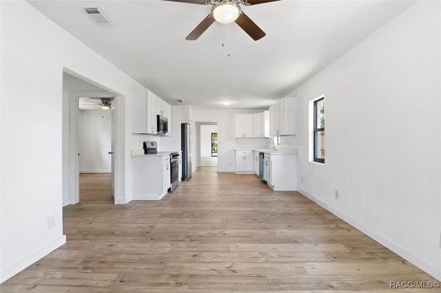 20473 W McKinney Avenue, Dunnellon, FL 34431