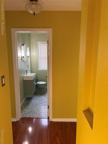 24162 Gleneyrie Drive, Southfield, MI 48033