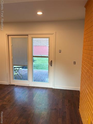 24162 Gleneyrie Drive, Southfield, MI 48033