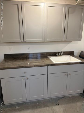 24162 Gleneyrie Drive, Southfield, MI 48033