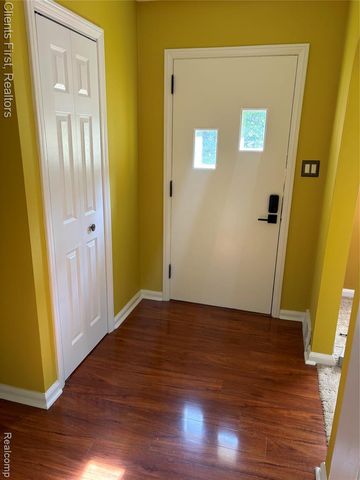 24162 Gleneyrie Drive, Southfield, MI 48033