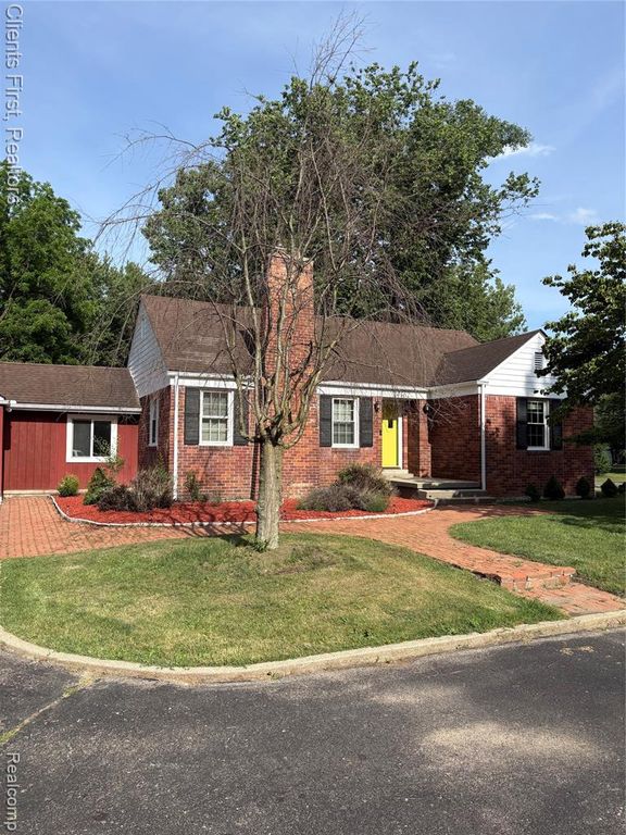 24162 Gleneyrie Drive, Southfield, MI 48033