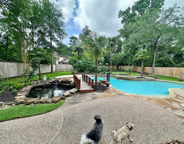 31 Stonecroft Place, The Woodlands, TX 77381