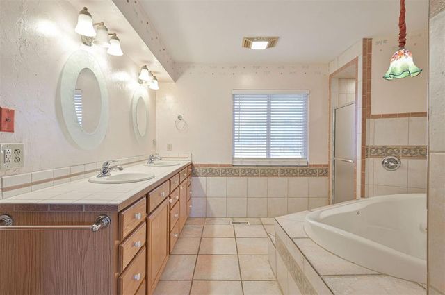 9200 Candlewood Drive, Oklahoma City, OK 73132