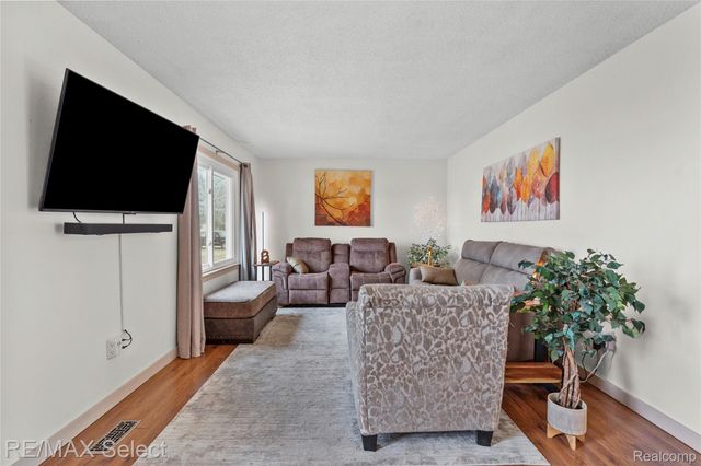 3101 W Maple Avenue, Mundy Township, MI 48507