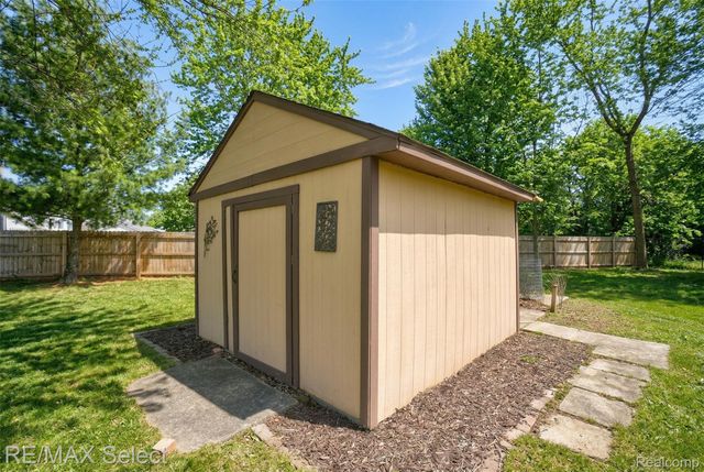 3101 W Maple Avenue, Mundy Township, MI 48507