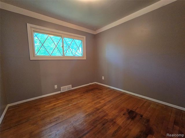 31422 Hazelwood Street, Westland, MI 48186