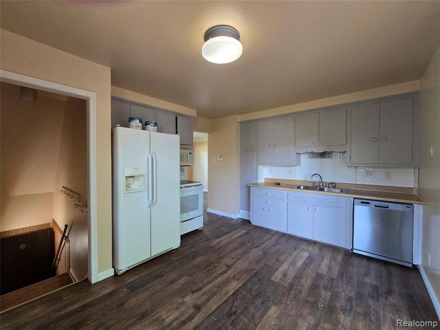 31422 Hazelwood Street, Westland, MI 48186