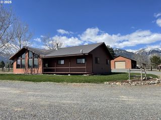 45083 WHITETAIL Ln, Baker City, OR 97814