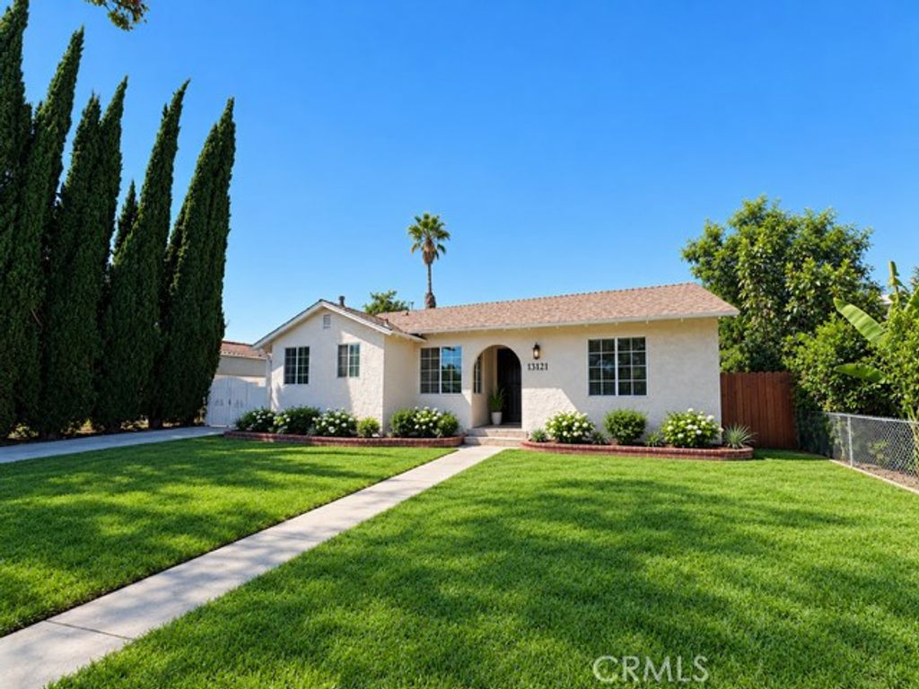 13121 Chase Street, Arleta, CA 91331 — exterior