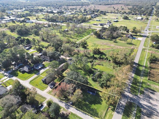 1303 Mac Drive, Sweeny, TX 77480