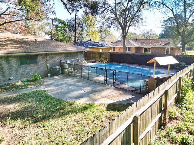 1303 Mac Drive, Sweeny, TX 77480