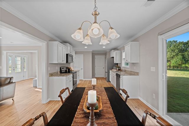 119 Sunny Point Loop, Central, SC 29630