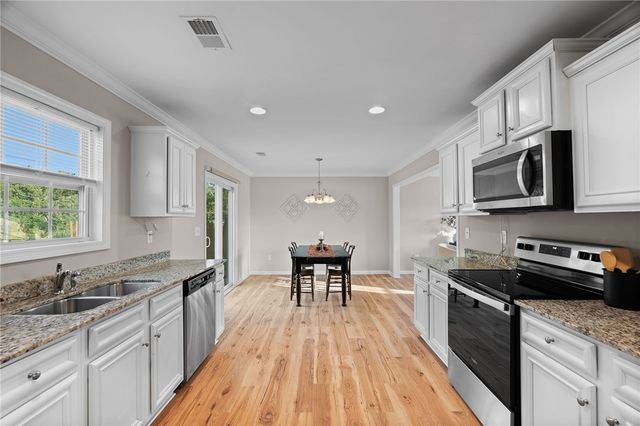 119 Sunny Point Loop, Central, SC 29630