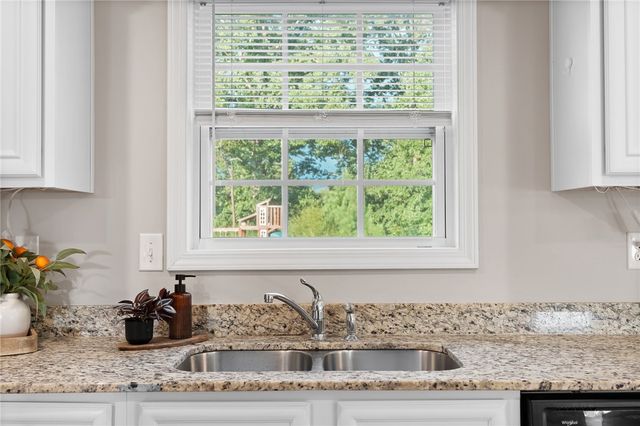 119 Sunny Point Loop, Central, SC 29630