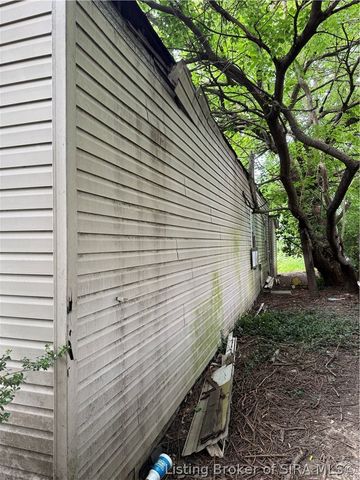327 Galt Street, New Albany, IN 47150