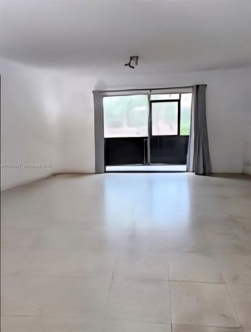 900 SW 142nd Ave 114L, Pembroke Pines, FL 33027