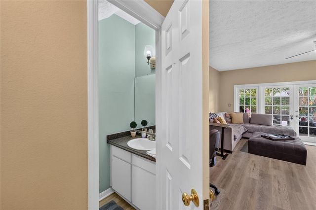 3219 W SANTIAGO STREET B, Tampa, FL 33629
