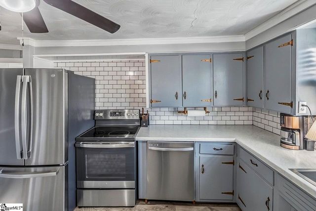 6 S Main Street, Startex, SC 29377