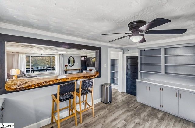 6 S Main Street, Startex, SC 29377