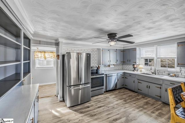 6 S Main Street, Startex, SC 29377