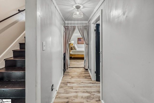 6 S Main Street, Startex, SC 29377