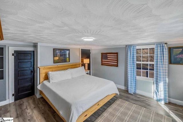 6 S Main Street, Startex, SC 29377